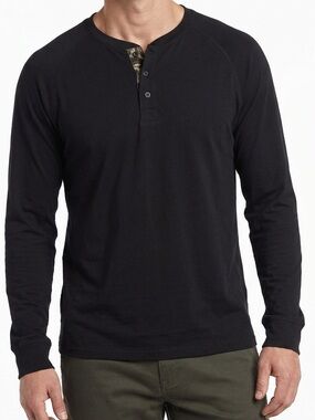 Mossy Oak Men's XL‎ Black Camo Long Sleeve Henley Shirt